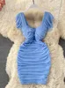 Kjolar bluekhakiwhite sexig draperad bodycon klänning kvinnor elegant fyrkantig krage kort ärm hög midja mini vestidos party robe 230306