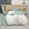 Наборы постельных принадлежностей роскошные хлопковые цветочные вышивки 4PCS Set Satin Silk Ceal Cover Cover Cover Comforter.