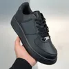 Designerskie buty do biegania 1 Low Men Women Treners Triple Black Pando Outdoor Sports Sports Sneakers Mens Class