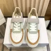 2024 designer kvinnor sneakers läder casual skor svart vit mode andas affär casual sneaker retro låg casual löpskor storlek 34-40