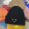 Modedesigner mens beanie hatt vinter hatt fast färg bokstav utomhus kvinna beanies bonnet man huvud varm kashmir stickad skalle cap trucker538h538h