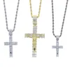 Kedjor Tre storlekar Fashion Iced Out Bling Hip Hop Baguette CZ Cross Jesus Charm Pendant Halsband för kvinnor Män Rope Chain Jewelrychains