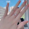 Cluster Rings 18K Geïnterlinieerde vorm Gold Ring Mosan Diamond D VVS1 Dames Wedding Engagement Party Jubileumgeschenk