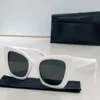Крупногабаритные солнцезащитные очки «кошачий глаз» Женские выгравированные дужки Модные дизайнерские очки для дам Винтажная форма бабочки Большие черные очки 552 на открытом воздухе Защита от ультрафиолета