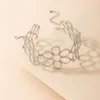 Anhänger Halsketten Hübsche Blumen Schlüsselbein Choker Halskette Für Frauen Aushöhlen Geometrie Silber Farbe Legierung Metall Einstellbare Schmuck