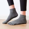 Chaussettes de Yoga Harajuku en coton pour femmes, couleur unie, chaudes et épaisses, antidérapantes, bonneterie de sport, Fitness, cinq doigts