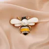 Ny insektsbrosch Pin Clip Sweet Rhinestone Bee Brosch Women Party Accessory Pearl Pin Broschych Jewelry Gift Women Girl Corsage