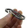 Kluczowe pierścienie Extra duże lub małe ti brelkain Solid Titanium Oval Snap Spring Blokada Karabinka Klucz Bezpieczeństwo