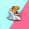 Broches poisson et vagues émail broche carpe sautant par-dessus la porte du Dragon épinglette sac à dos vêtements dessin animé Badge personnalisé