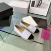 Novos canais de couro 100% vestido sapatos de tela cocôs de alpargolas mulher mulher luxo toe toe de couro genuíno acolchoado de couro puro costura de mão femininos de luxo chinelos de luxo