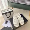 2023 Nuove donne Sandali Slides Crystal Calf leather Scarpe casual trapuntate Platform Summer Beach Slipper