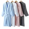 Vêtements de nuit pour femmes Blanc Unisexe Le Robe Luxe Femmes Hiver Pule Coton Serviette Kimono Peignoir Femme Amoureux Bain Robes De Nuit Robe De Chambre