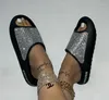 Slippers 2023 Luxe schoenen voor dames met diamanten gezicht dunne flits dikke bodem sandalen buitenstrand