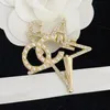 Marque Femmes Amour Logo Broche Designer Perle Broche Romantique Femme Arc Pins Broche 18k Doré Conception Exquise Printemps Bijoux Cadeau De Noce Avec Boîte