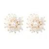 Charm Pauli Manfi Moda Simples Metal Imitação de pérolas Brincos de flor Popular feminino Brincos de flor Gipsophila Brincos de banquete G23030307