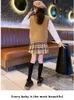 Roupas conjuntos de roupas uniformes de suéter de suéter de urso com uniforme de urso kawaii japonês Saias de 3pcs com tie de moda coreana jk conjunto de casacos formais 230307