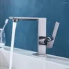 Banyo lavabo musluklar silah gri havza katı pirinç karıştırıcı soğuk tek saplı güverte monte lavabo musluklar siyah beyaz
