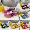 Sneakers 2023 Designer Luxury Casual Shoes Gazelle Men Velvet Women Patchwork Print and Stripes Design co-märkta skor