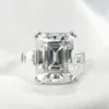 Anelli a grappolo di lusso in argento sterling 925 con taglio smeraldo 4CT diamante simulato per le donne Anello di fidanzamento eterno Set regalo di gioielleria raffinata di marca