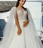 Nowy elegancki z opakowaniem A Line Suknie ślubne Rękawy na szyję szyi aplikacje koronkowe suknie ślubne sukienki o bidę w rozmiarze