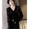 レディースニットオールマッチファッション刺繍チェリーカシミアカーディガン春と秋の女性の底部セータールーズウールコート