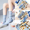 Women Socken 3pairs/Box Harajuku Frau Streifen Gitter gedruckt Baumwoll lässige Herbst Atmungsfreie Modestil