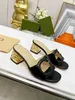 Chaussures de créateurs de luxe pour femmes, sandales plates classiques à la mode, canal à fond épais, décontractées, à bout ouvert, chaussures d'été pour femmes, sandales de plage confortables K176