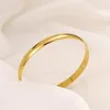 Bangle Simple Style Solid Solid Smooth Bracelet Yellow Gold cheio de joias fechadas para mulheres fechadas Presente clássico