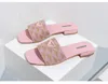 Neue Mode Frauen Pantoffeln Sandalen gestickt Dreieck Designer rutscht lässige Low-Heel-Check-Pantoffeln Luxus Frauen Slipper Beach Outdoor Home Shoes Schuhe