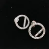 光沢のある女性の結婚式のイヤリングフルダイヤモンドホローチャームサークルリングジオメトリデザインデザインイヤースタッドレディー