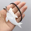 Anhänger Halsketten Natürliche Delphin Farbige Shell Halskette Mode Niedlichen Tier Leder Seil Schmuck DIY Charms Für Frauen Männer Geschenk