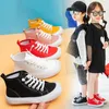 Scarpe da ginnastica Ragazzi Ragazze Solido Rosso Alte Scarpe di tela bianche Estate Moda Bambini Traspiranti Semplici Bambini Casual Corsa 230308