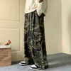 Męskie spodnie Mężczyzn Nowy styl Spring American High Street Prosty nogi Pants Hip Hop Camuflage kombinezon swobodna grupa stóp HARAJUKU Dresspants Z0306