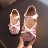 Atletische schoenen Generatie Yards Spring Square Girls lovertjes Princess Soft Bottom Rhinestone Ondiepe prestaties dansen