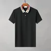 2022Mens Stylist Polo Shirts Роскошная Италия Мужская одежда с коротким рукавом Модная повседневная мужская летняя футболка Доступно много цветов Размер M-3XL1