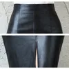 Röcke Schwarzer Lederrock Damen Herbst Midi PU Bleistiftrock Büro Sexy Paket Hüfte Vorder- oder Rückseite Schlitzröcke 5XL 230308