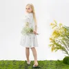 Girl S klänningar stor lös stil 2023 sommar tonåring flickor med foder broderi baby set vita blommor bomullskläder 7301 230307