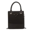 23SS Women's Handbag Patent Leather Mirror Portable Small Square Bag Triangle Chain Mobiltelefon Bag Single Shoulder Messenger Bag Black 2103#