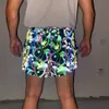 Mäns shorts parklees svamp tryckt färgglada reflekterande män glänsande hiphopdans fluorescerande för män natt sportiga joggar 230307