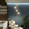 Kronleuchter Nordic Lange Goldene Glas Kronleuchter Kunst Streifen Anhänger Lampe Esszimmer Modell Ball Metall Stange Suspension Beleuchtung E27