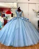 2024 Sky Blue Sweetheart Ball Gown 3D Flowers Quinceanera klänningar pärlade examen klänningar prinsessa söt 16 tävlingsklänning 322 322