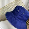 Wide Brim Hats 251932 Women Hat Cotton Bucket Hat Fashion Luxury Spring Summer Trend Navy Bule Reversible Bucket Outdoor Beach Hat Design New R230308