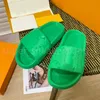 Män kvinnor tofflor designer sandaler vid vattnet präglade mule gummi glid strand sandaler vit orange svart gröna oliv sommarskor glider sneakers 35-45
