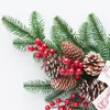 Flores decorativas de 6 pés de 6 pés de água vermelha corta de natal Garland Diy decoração com pinheiro e folhas verdes para decoração de mesa de férias