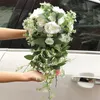 웨딩 꽃 폭포 꽃가루 녹색 흰색 인공 로즈 신부를지는 빈티지 빌리지 드롭 유형 신부 홈 장식