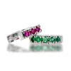 Hoopörhängen Huggie Emerald och Ruby Rhodium över sterling silverörhängen. Designer Bridal för bröllopsstudsmycken