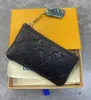 С мешками для пыли Женские Мужчины женщины KEY POUCH POCHETTE CLES Дизайнерская модная сумка Женская мужская кредитная карта Кошелек для монет Luxurys Wallet Bag M62650