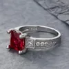 Fedi nuziali UFOORO Beautiful Ejngagement Anello in oro bianco Gioielli principessa Lusso Zircone rosso pavimentato trasparente per le donne