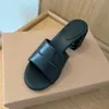 Designer sandaler original högkvalitativ fårskinn tjock häl kvinnors skor med låda lyxiga glid tofflor mode singel grunt färg sommar tofflor stora 34-41