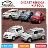 Diecast Model car Track Diecast Kia Soul Scale Model Car Kids Metal Brand Toys Collection Gift With Openable Door/Pull Back Function/Music/Light 230308